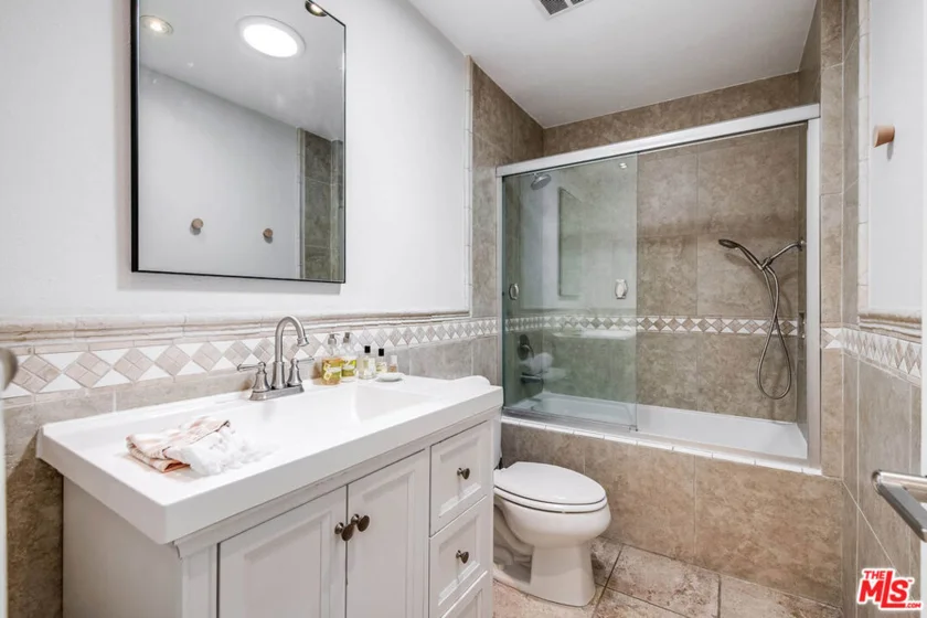 445 Washington Boulevard #10 photo 12