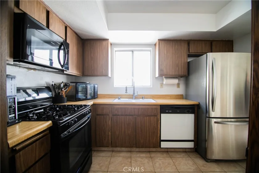 639 E Olive #5 photo 3