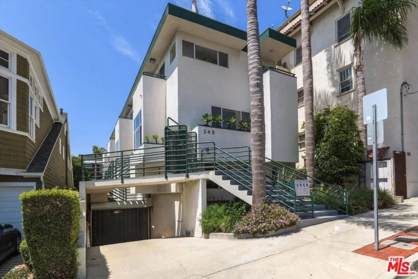 245 Hollister Avenue #1 photo 1