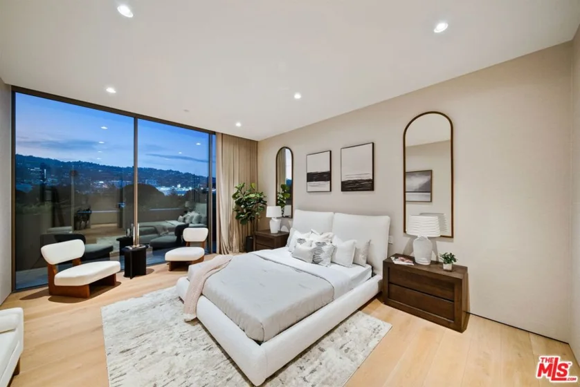 8899 Beverly Boulevard #4A photo 33