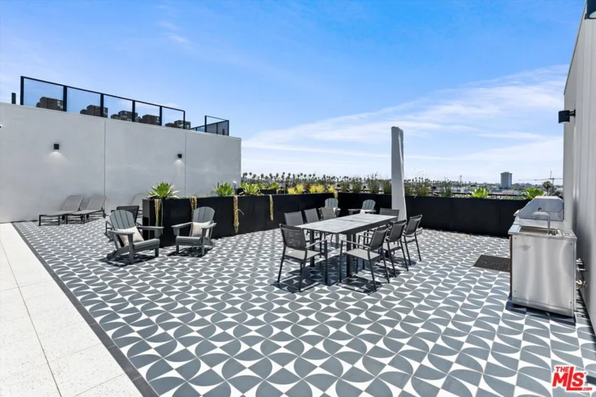 904 S New Hampshire Avenue #203 photo 3