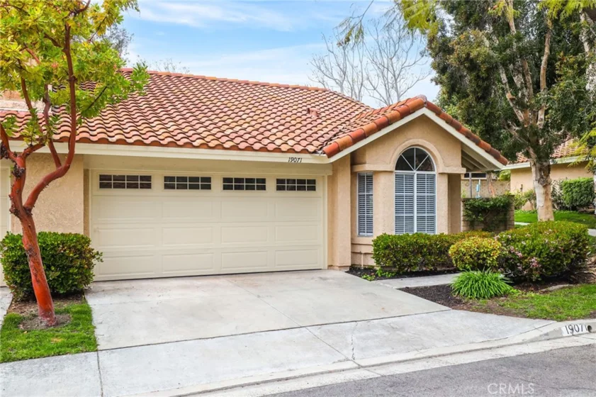 19071 Canyon Court Drive photo 1