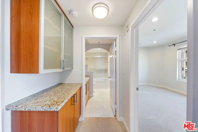620 S Gramercy Place #320 photo 8