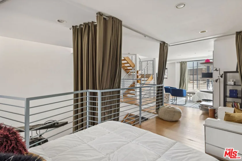 815 Hampton Drive #2 photo 15