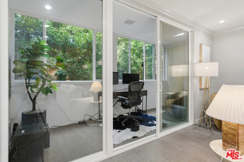 1015 N Kings Road #110 photo 16