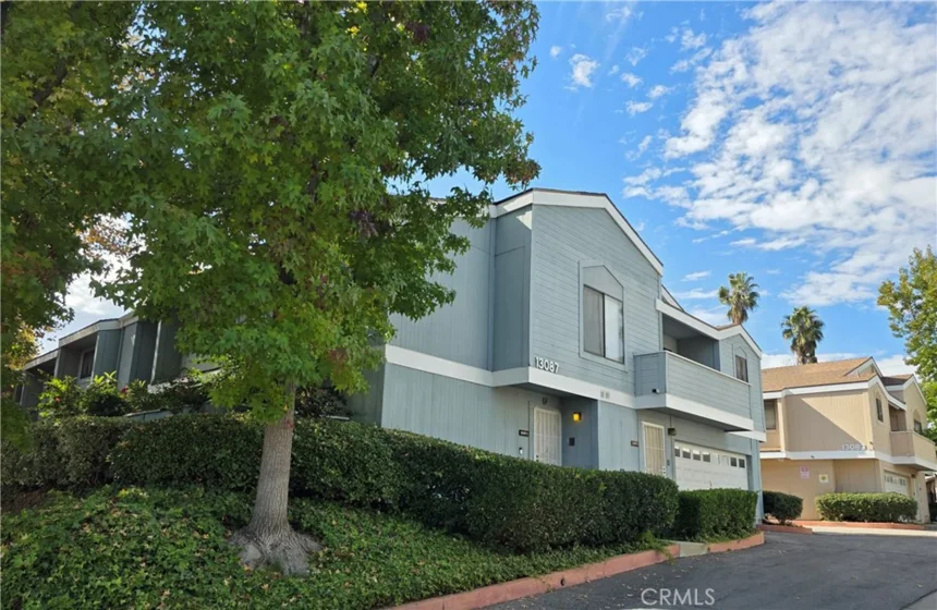 13087 Hubbard #5 photo 1