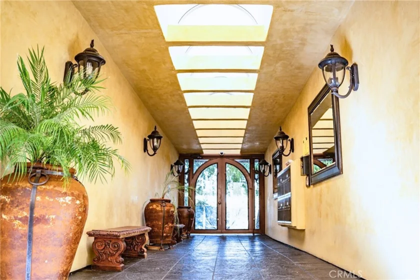 4128 Whitsett #101 photo 3