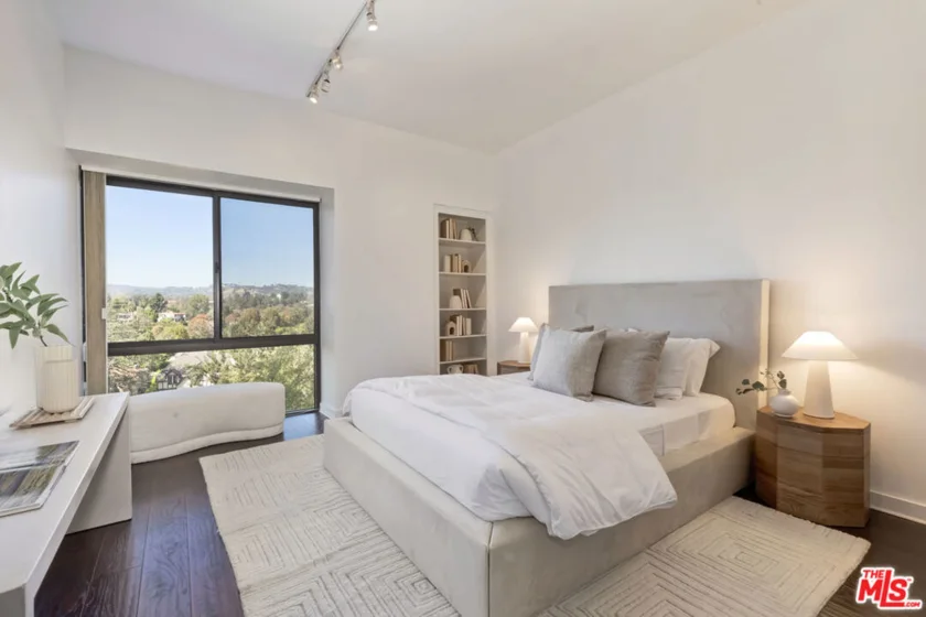 10445 Wilshire Boulevard #703 photo 10