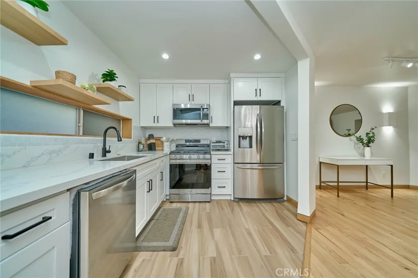 950 N Kings Road #45 photo 15