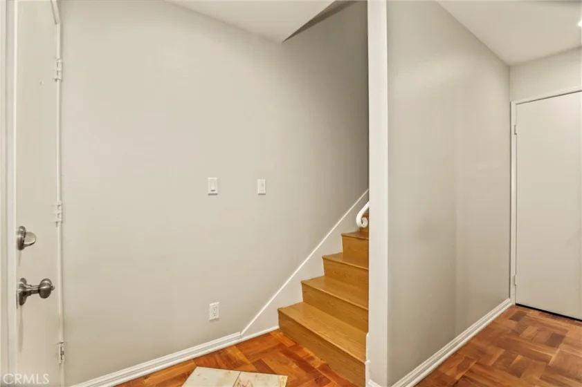 6525 La Mirada Avenue #112 photo 11