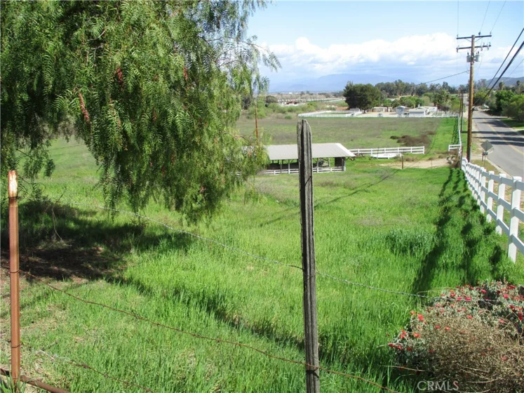 25070 Hayes Avenue photo 17