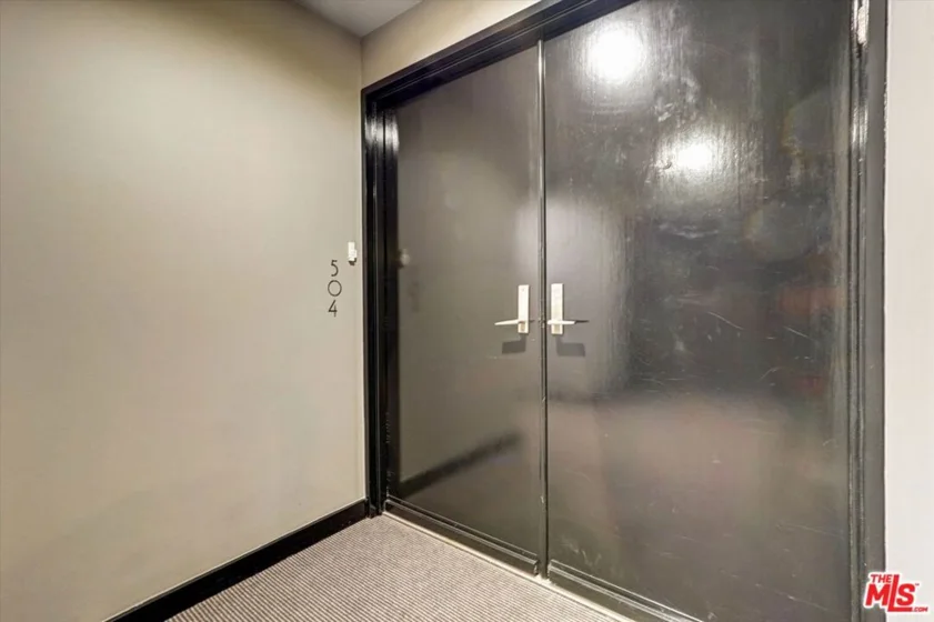 10445 Wilshire Boulevard #504 photo 7