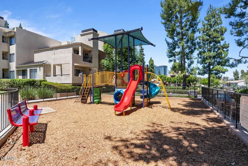 5565 Canoga Avenue #312 photo 23