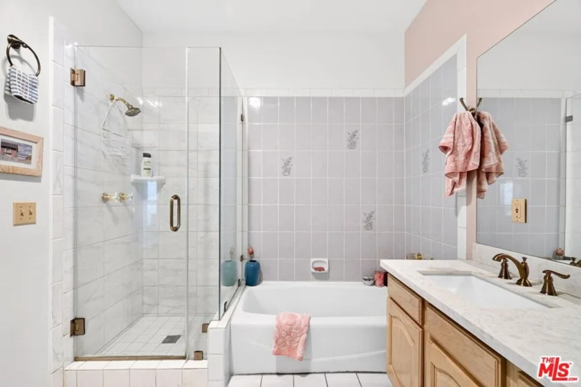 1741 Colby Avenue #203 photo 36