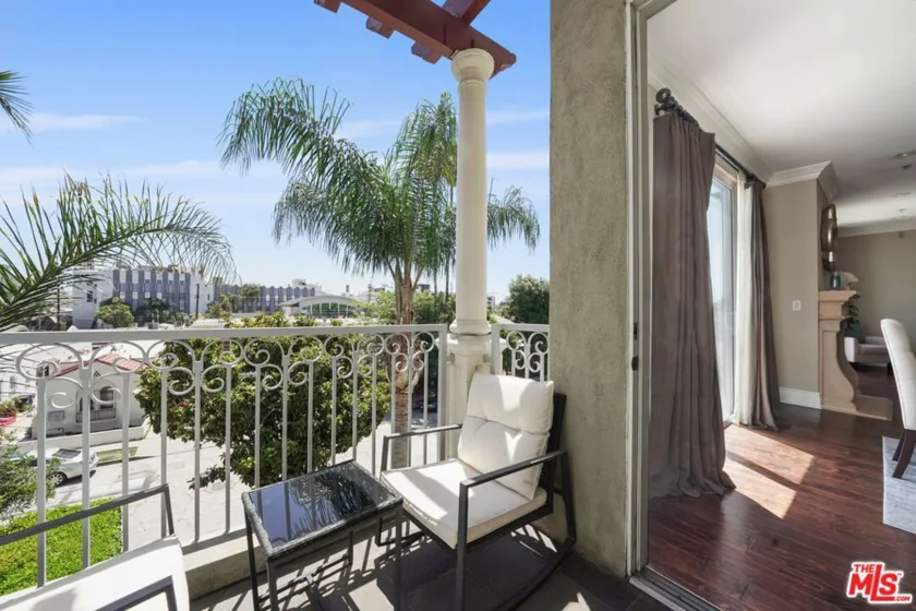1023 Wilcox Avenue #301 photo 1