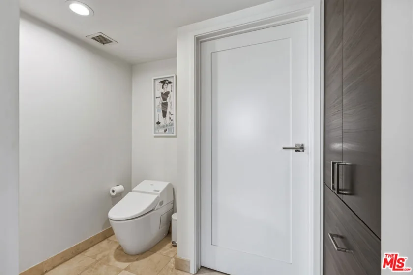 13700 Marina Pointe Drive #305 photo 33
