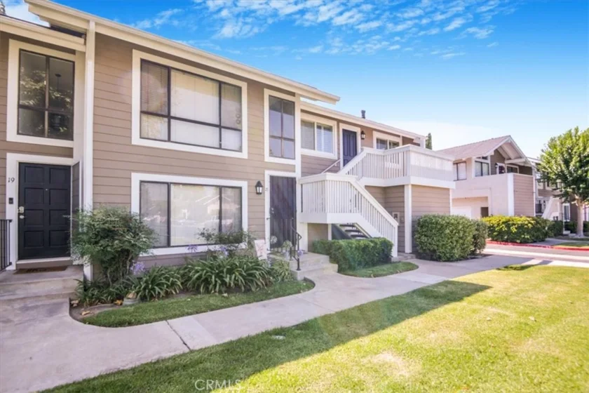 700 W Walnut Avenue #17 photo 1