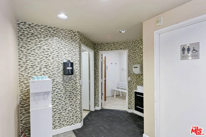 620 S Gramercy Place #320 photo 21