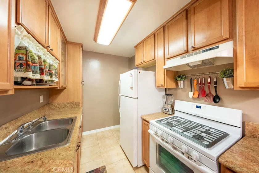 1430 W Lambert Road #407 photo 11