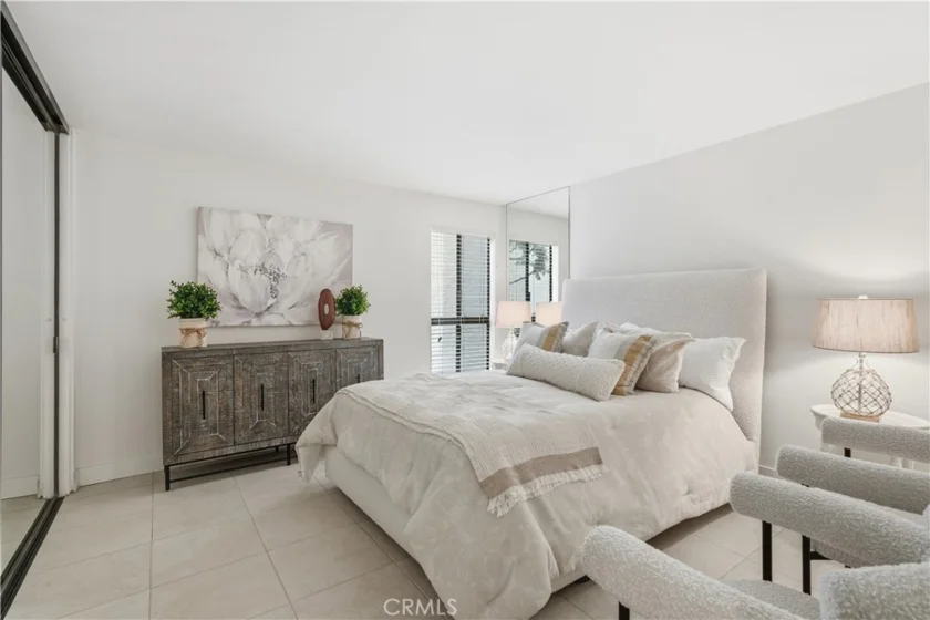 6126 N Marina Pacifica photo 18