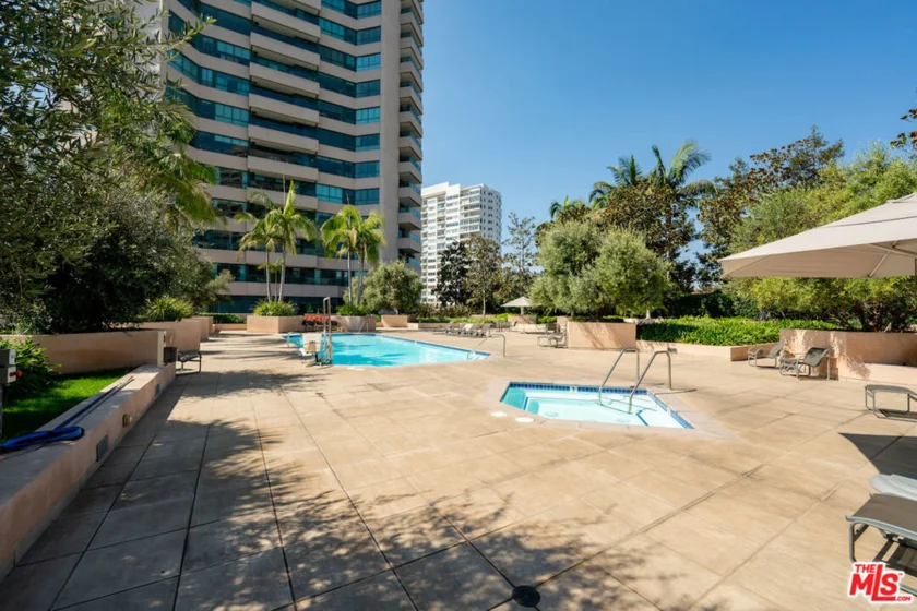 10490 Wilshire Boulevard #1402 photo 33