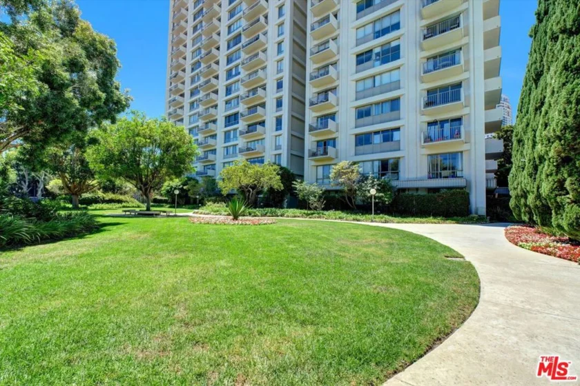 2160 Century Park East #103 photo 19