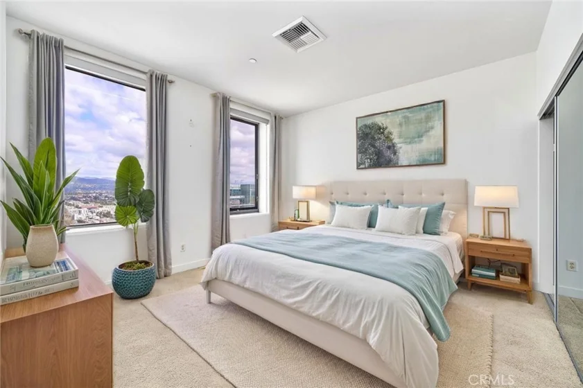 3810 Wilshire #1904 photo 2