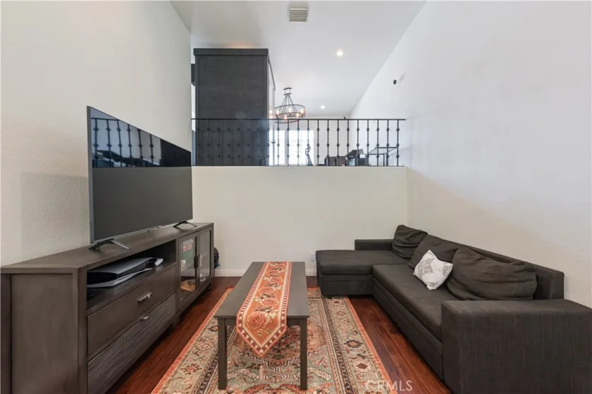 813 N Martel Avenue #2 photo 24