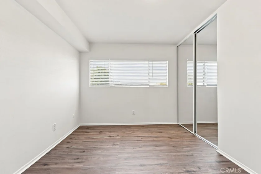 18350 Hatteras #211 photo 18