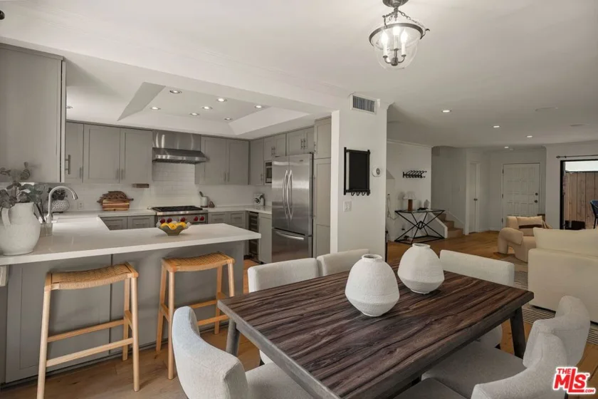 914 2nd Street #A photo 4