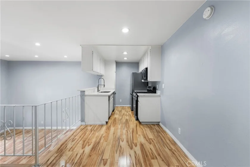 5500 Lindley #106 photo 7