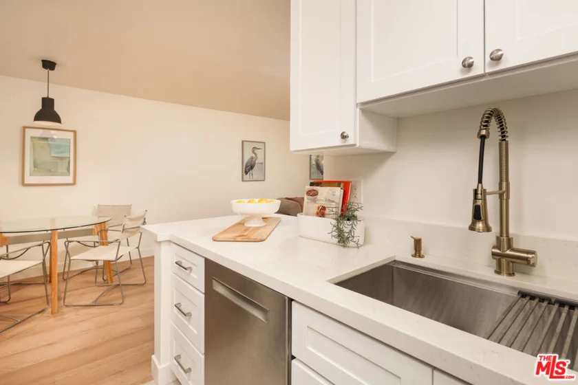 320 S Ardmore Avenue #136 photo 19