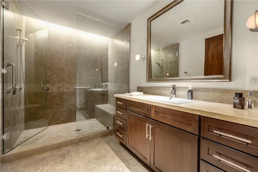 345 E Colorado Boulevard #404 photo 48