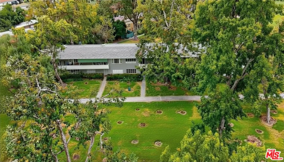 5327 Village photo 12