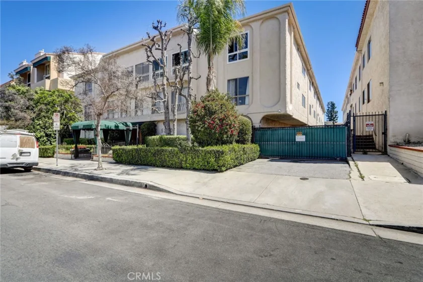 5250 Zelzah Avenue #7A photo 1