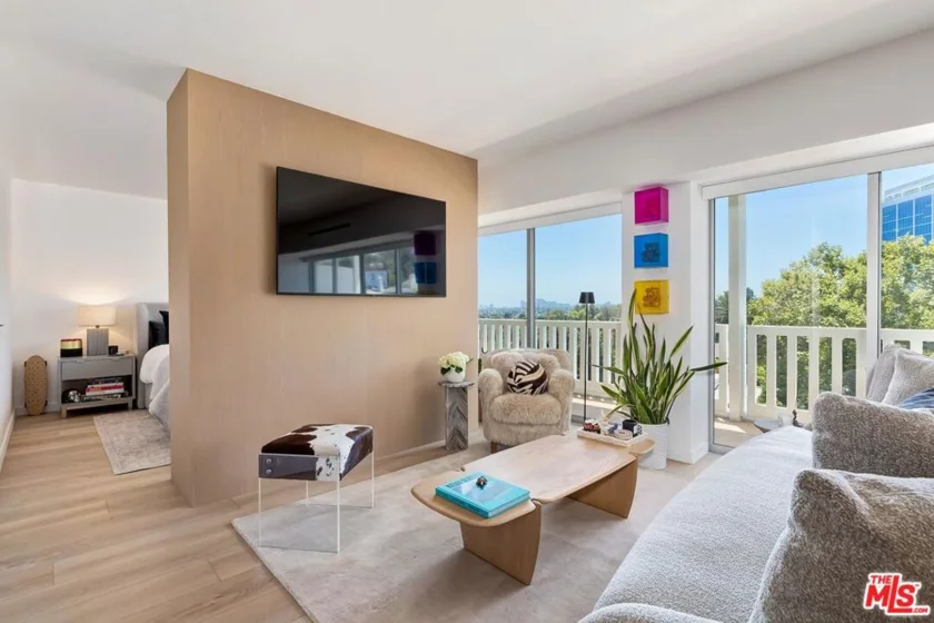 999 N Doheny Drive #601 photo 9