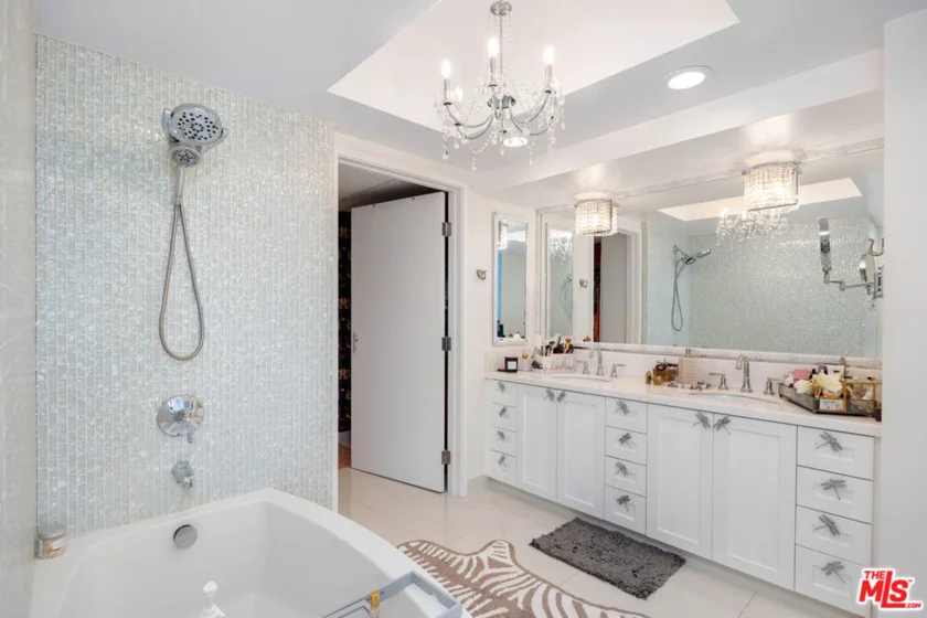13700 Marina Pointe Drive #1016 photo 13