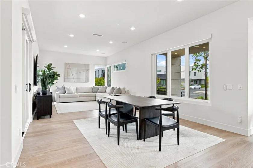 16311 Veterans Way photo 9