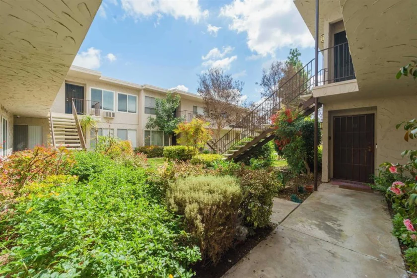8220 Vincetta Drive #29 photo 1