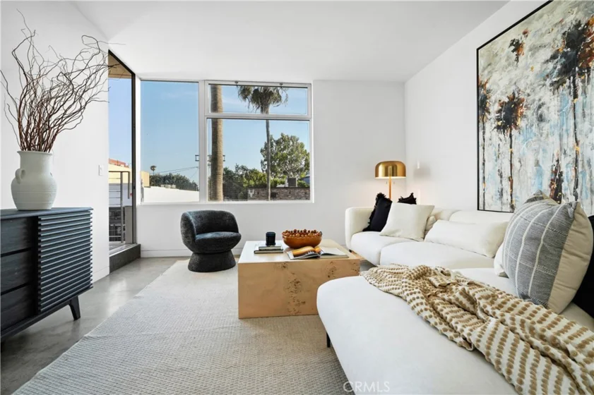 1121 Abbot Kinney photo 1