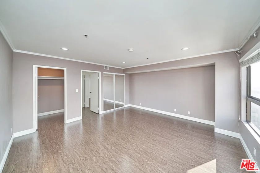 727 S Ardmore Avenue #801 photo 5