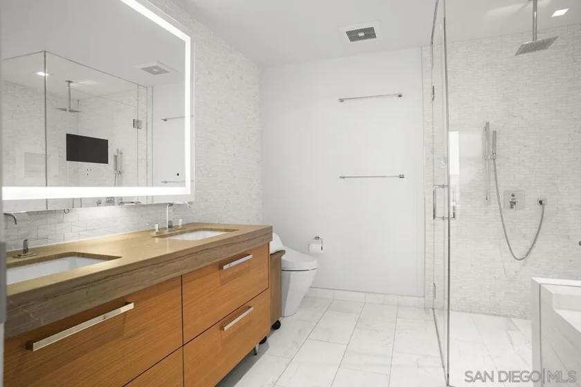 888 W E Street #1801 photo 40