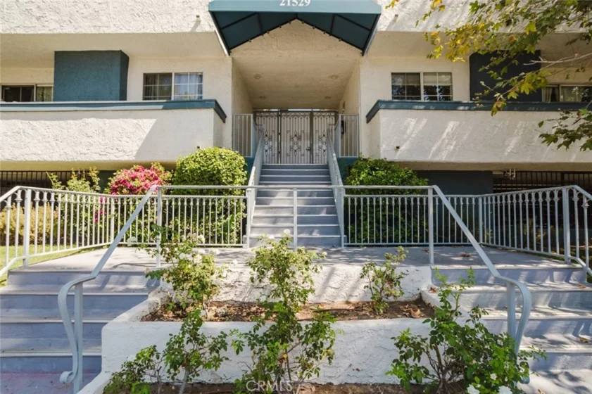 21529 Saticoy Street #217 photo 1
