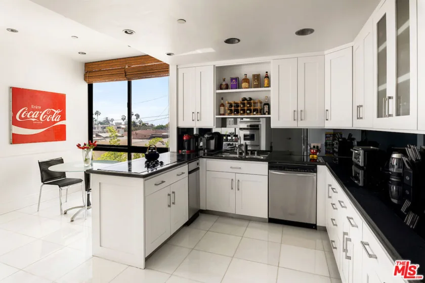 10350 Wilshire Boulevard #404 photo 15