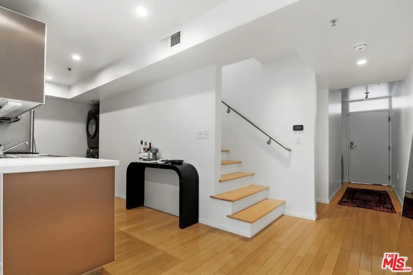 5806 Waring Avenue #14 photo 29