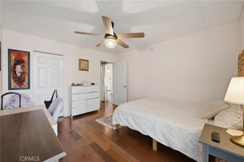 525 S Ardmore Avenue #320 photo 12