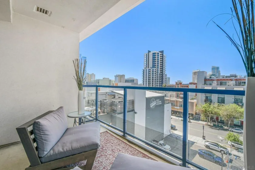 875 G Street #512 photo 16
