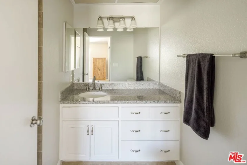 154 N Meridith Avenue #7 photo 12