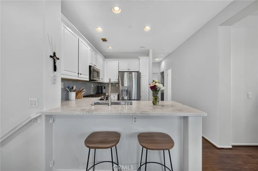 35960 Lindstrand Avenue #4 photo 4