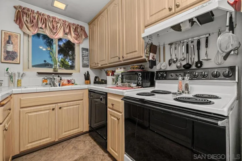 7802 Camino Raposa photo 6